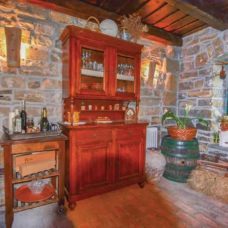 Počitniška hiša 2 Bedroom Cozy In
