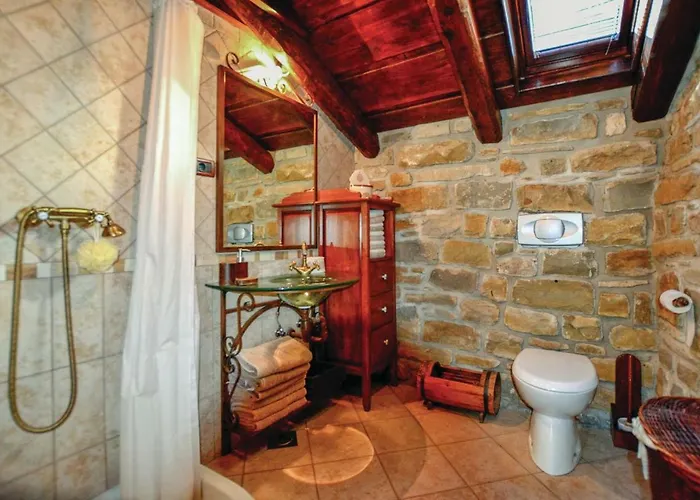 度假居 2 Bedroom In Smarje *