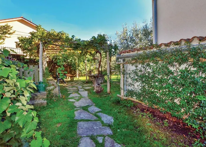 2 Bedroom In Smarje *